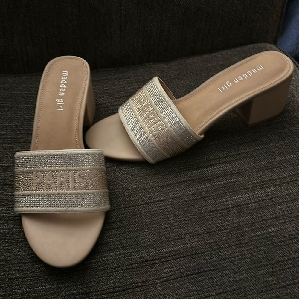 New Madden Girl Islandd Women’s Heeled Sandals.    9 1/2